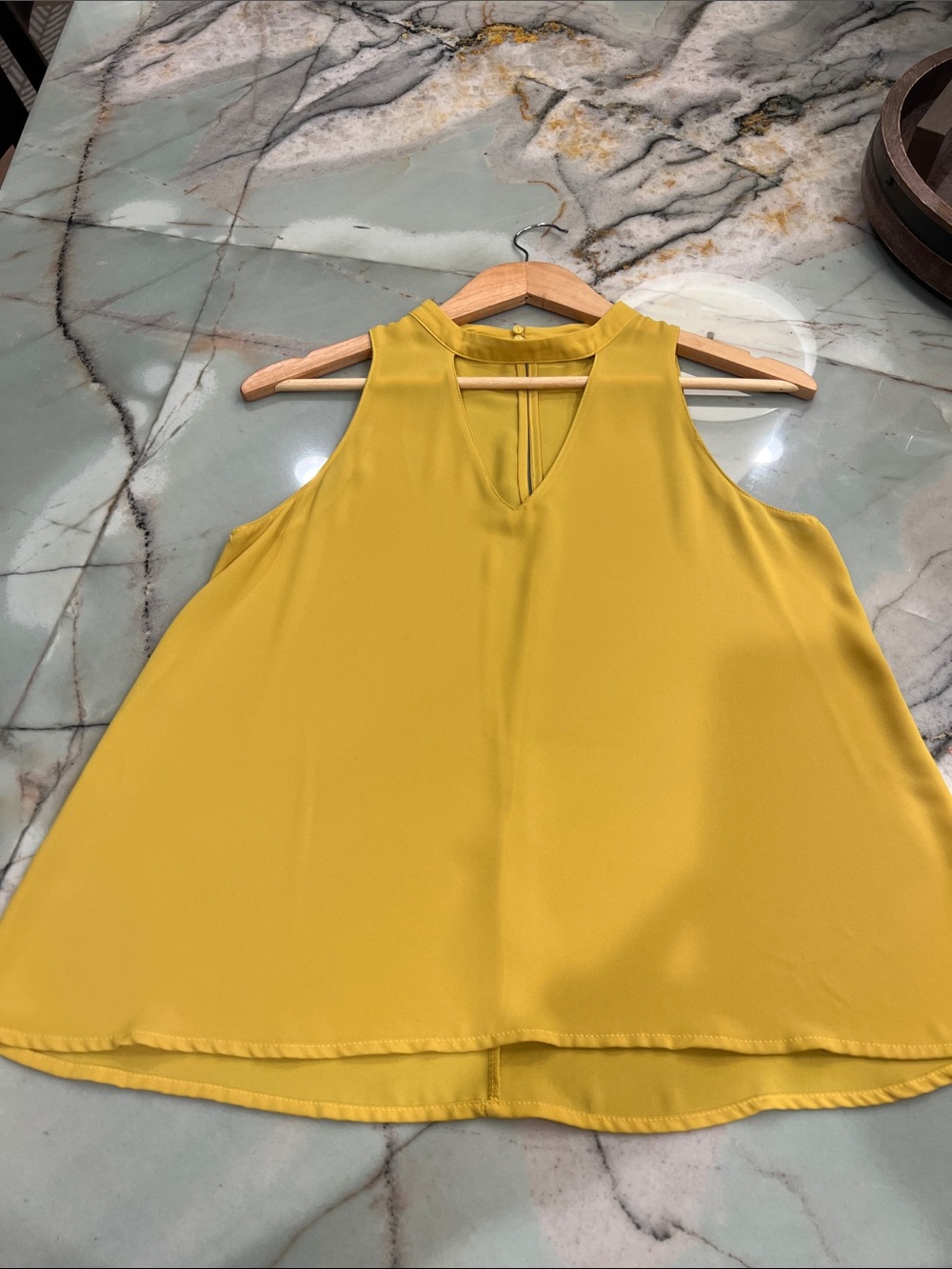Lush Yellow Sleeveless Keyhole Camisole